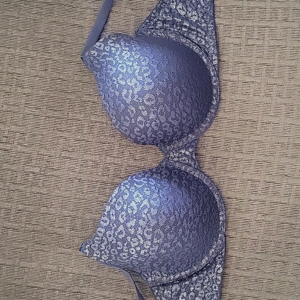 Pink Victoria's secret bra